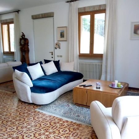 Casale La Pineta Apartment Mombaroccio Luaran gambar