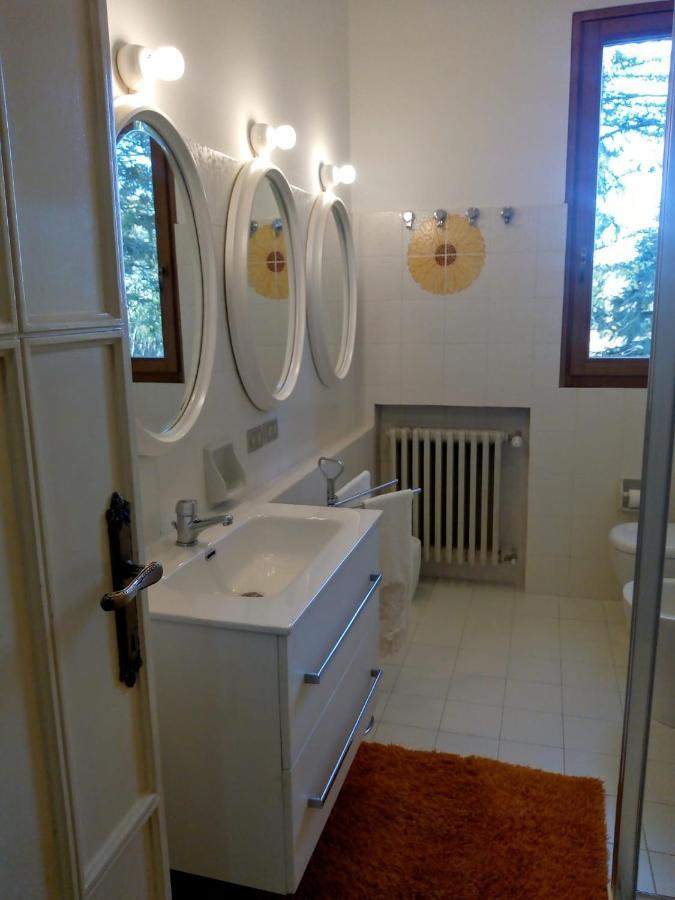 Casale La Pineta Apartment Mombaroccio Luaran gambar
